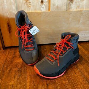 Men's UA Under Armour Drive 4 'Graphite' Sneaker Size 8 1298309-040 Extra Laces